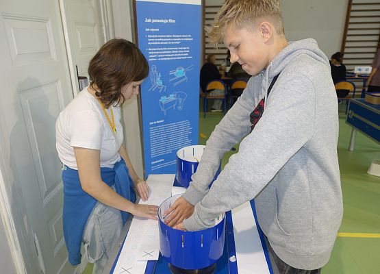 Grafika 79: Naukobus z Warszawy zawitał do szkoły w Wicku!