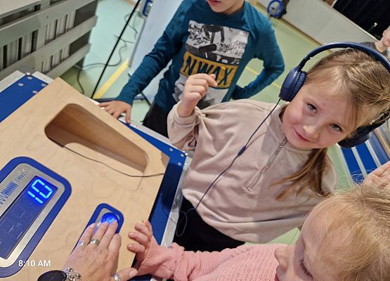 Grafika 13: Naukobus z Warszawy zawitał do szkoły w Wicku!