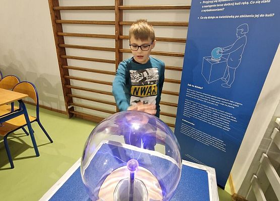 Grafika 15: Naukobus z Warszawy zawitał do szkoły w Wicku!