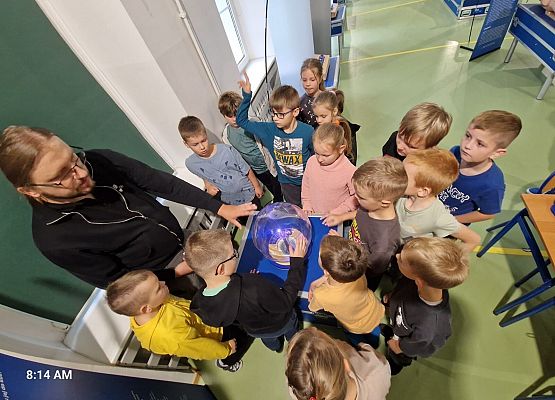 Grafika 20: Naukobus z Warszawy zawitał do szkoły w Wicku!