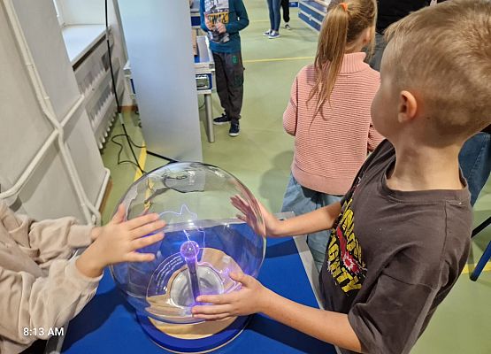 Grafika 22: Naukobus z Warszawy zawitał do szkoły w Wicku!