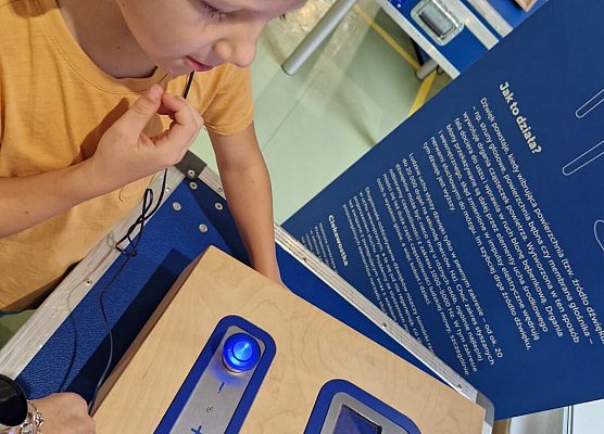 Grafika 32: Naukobus z Warszawy zawitał do szkoły w Wicku!