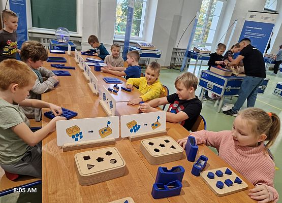 Grafika 34: Naukobus z Warszawy zawitał do szkoły w Wicku!