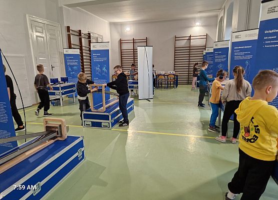 Grafika 41: Naukobus z Warszawy zawitał do szkoły w Wicku!