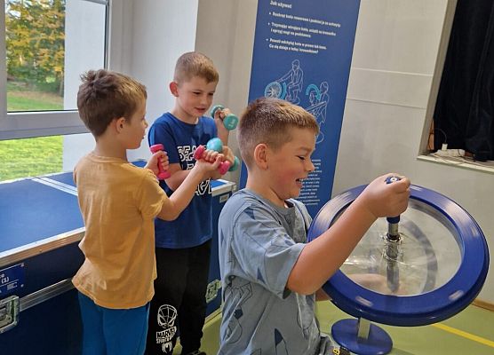 Grafika 45: Naukobus z Warszawy zawitał do szkoły w Wicku!