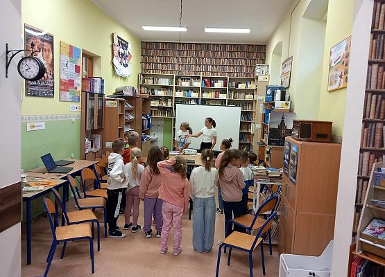 Grafika 37: Ślubowanie uczniów klas pierwszych na czytelników naszej biblioteki