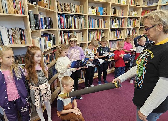 Grafika 12: Ślubowanie uczniów klas pierwszych na czytelników naszej biblioteki