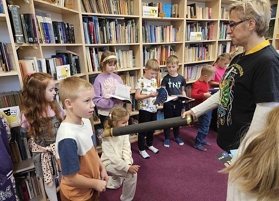 Grafika 13: Ślubowanie uczniów klas pierwszych na czytelników naszej biblioteki