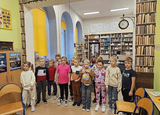 Grafika 15: Ślubowanie uczniów klas pierwszych na czytelników naszej biblioteki