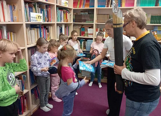 Grafika 44: Ślubowanie uczniów klas pierwszych na czytelników naszej biblioteki