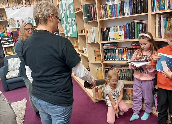 Grafika 46: Ślubowanie uczniów klas pierwszych na czytelników naszej biblioteki