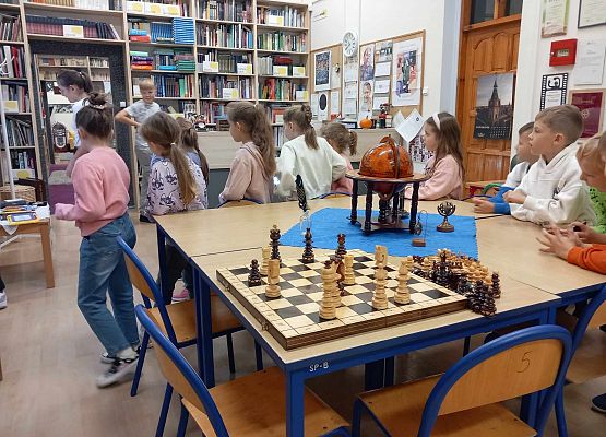 Grafika 47: Ślubowanie uczniów klas pierwszych na czytelników naszej biblioteki