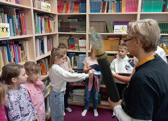 Grafika 52: Ślubowanie uczniów klas pierwszych na czytelników naszej biblioteki