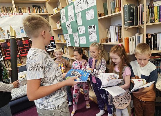 Grafika 24: Ślubowanie uczniów klas pierwszych na czytelników naszej biblioteki