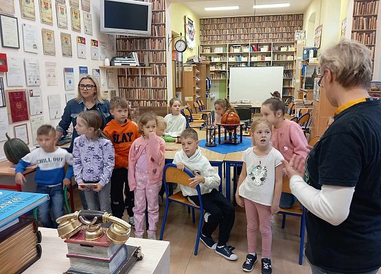 Grafika 61: Ślubowanie uczniów klas pierwszych na czytelników naszej biblioteki