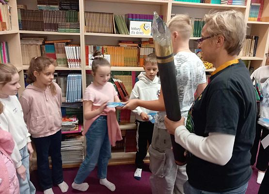 Grafika 63: Ślubowanie uczniów klas pierwszych na czytelników naszej biblioteki