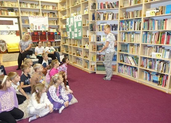 Grafika 4: Ślubowanie uczniów klas pierwszych na czytelników naszej biblioteki