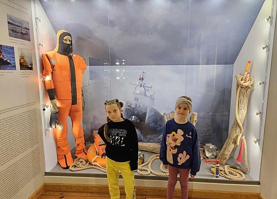 Grafika 12: Wycieczka  klas I-III do Muzeum Słowińskiego Parku Narodowego w Czołpinie