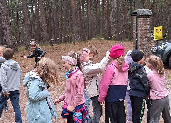 Grafika 16: Wycieczka  klas I-III do Muzeum Słowińskiego Parku Narodowego w Czołpinie