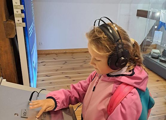 Grafika 23: Wycieczka  klas I-III do Muzeum Słowińskiego Parku Narodowego w Czołpinie