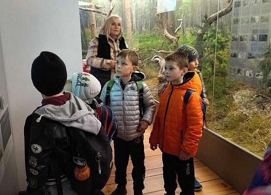 Grafika 29: Wycieczka  klas I-III do Muzeum Słowińskiego Parku Narodowego w Czołpinie