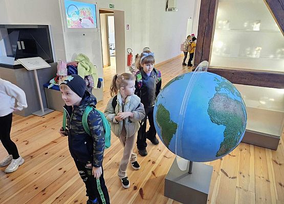 Grafika 32: Wycieczka  klas I-III do Muzeum Słowińskiego Parku Narodowego w Czołpinie