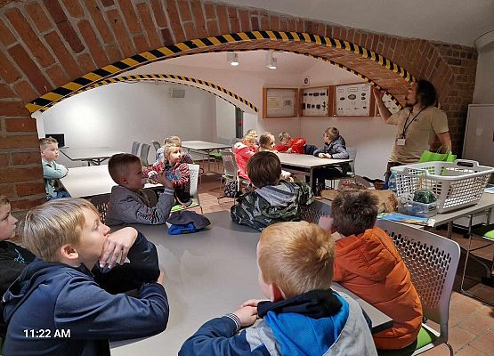 Grafika 34: Wycieczka  klas I-III do Muzeum Słowińskiego Parku Narodowego w Czołpinie