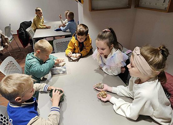 Grafika 45: Wycieczka  klas I-III do Muzeum Słowińskiego Parku Narodowego w Czołpinie