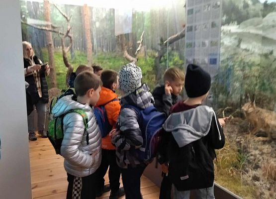 Grafika 57: Wycieczka  klas I-III do Muzeum Słowińskiego Parku Narodowego w Czołpinie