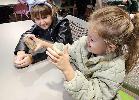 Grafika 64: Wycieczka  klas I-III do Muzeum Słowińskiego Parku Narodowego w Czołpinie