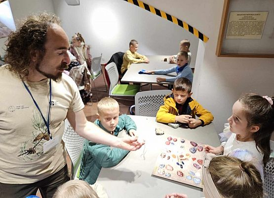 Grafika 68: Wycieczka  klas I-III do Muzeum Słowińskiego Parku Narodowego w Czołpinie