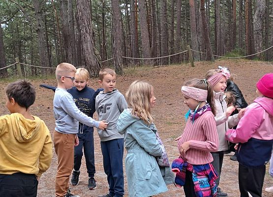 Grafika 76: Wycieczka  klas I-III do Muzeum Słowińskiego Parku Narodowego w Czołpinie