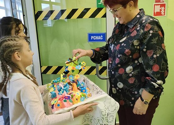 Grafika 4: Upominki od dzieci ze świetlicy szkolnej z okazji DEN