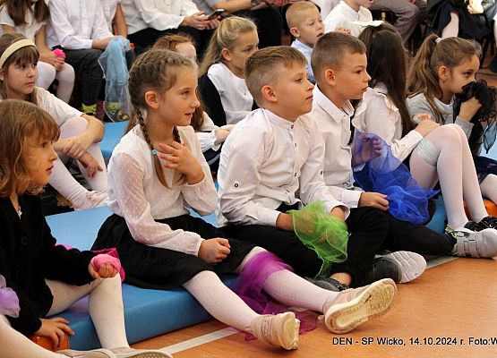 Grafika 15: Uroczyste obchody z okazji Dnia Edukacji Narodowej w naszej szkole