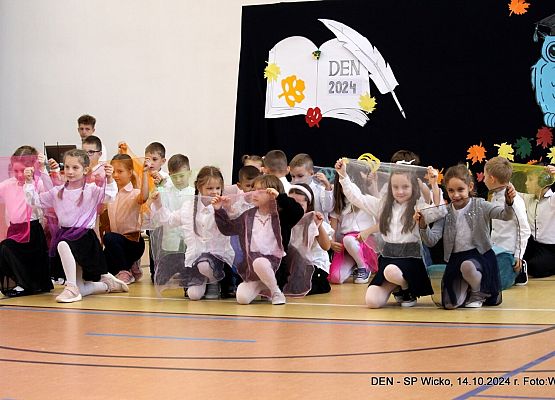 Grafika 18: Uroczyste obchody z okazji Dnia Edukacji Narodowej w naszej szkole