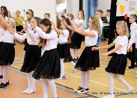 Grafika 25: Uroczyste obchody z okazji Dnia Edukacji Narodowej w naszej szkole