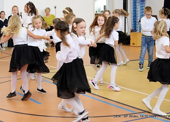 Grafika 30: Uroczyste obchody z okazji Dnia Edukacji Narodowej w naszej szkole