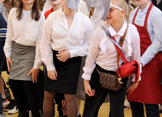 Grafika 37: Uroczyste obchody z okazji Dnia Edukacji Narodowej w naszej szkole