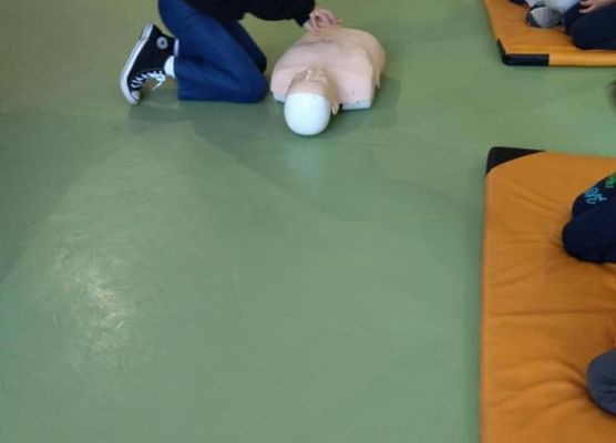 Grafika 5: Szkolenie z pierwszej pomocy dla kl. I-III