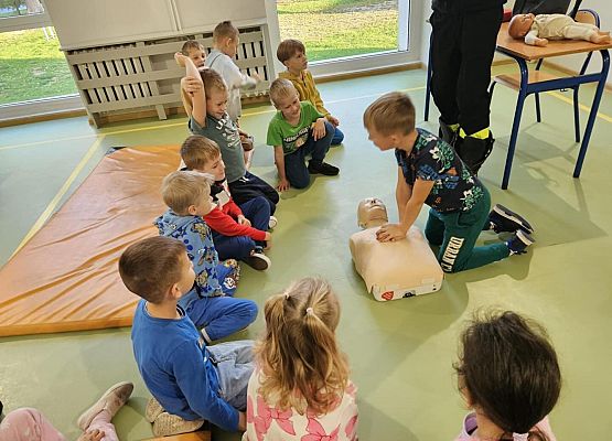 Grafika 9: Szkolenie z pierwszej pomocy dla kl. I-III