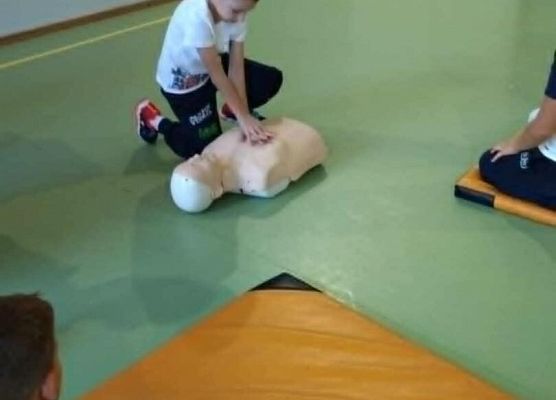 Grafika 13: Szkolenie z pierwszej pomocy dla kl. I-III