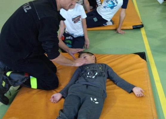 Grafika 14: Szkolenie z pierwszej pomocy dla kl. I-III