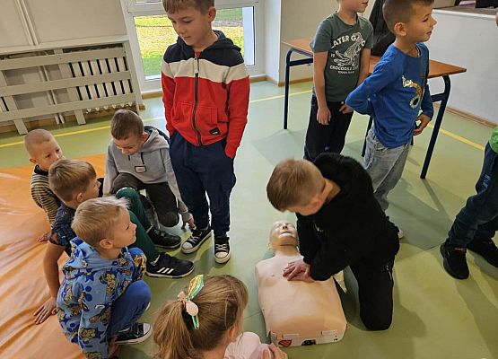 Grafika 23: Szkolenie z pierwszej pomocy dla kl. I-III