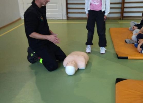 Grafika 30: Szkolenie z pierwszej pomocy dla kl. I-III