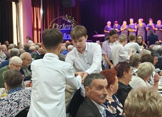 Grafika 11: Podziękowanie dla naszych wolontariuszy przy organizacji Dnia Seniora w GOKiS-ie w Wicku