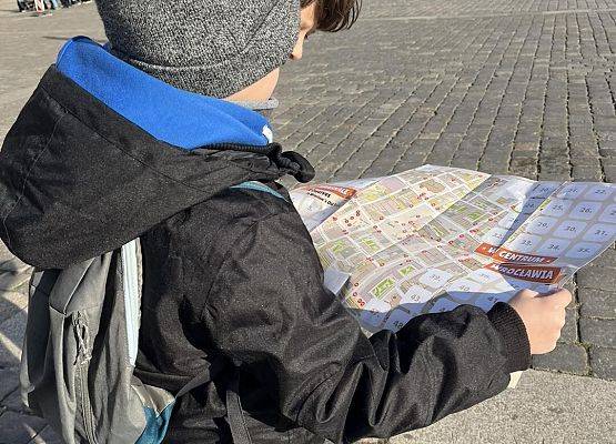 Grafika 7: Klasy piąte SP Wicko w krainie krasnali - wycieczka do Wrocławia