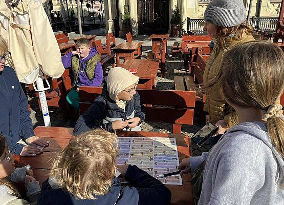 Grafika 14: Klasy piąte SP Wicko w krainie krasnali - wycieczka do Wrocławia