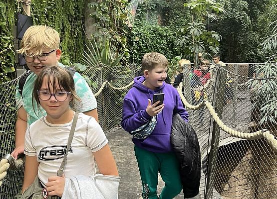 Grafika 15: Klasy piąte SP Wicko w krainie krasnali - wycieczka do Wrocławia