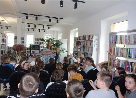 Grafika 5: Spotkanie z pisarką dla dzieci, Kasią Keller w Bibliotece Publicznej Gminy Wicko