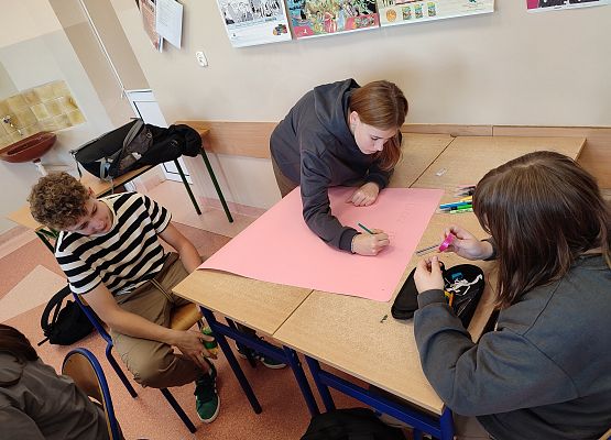 Grafika 1: Projekt "Przeczytane - Zapamiętane" - prezentujemy prace i działania zachęcające do czytania, wykonane przez naszych ósmoklasistów